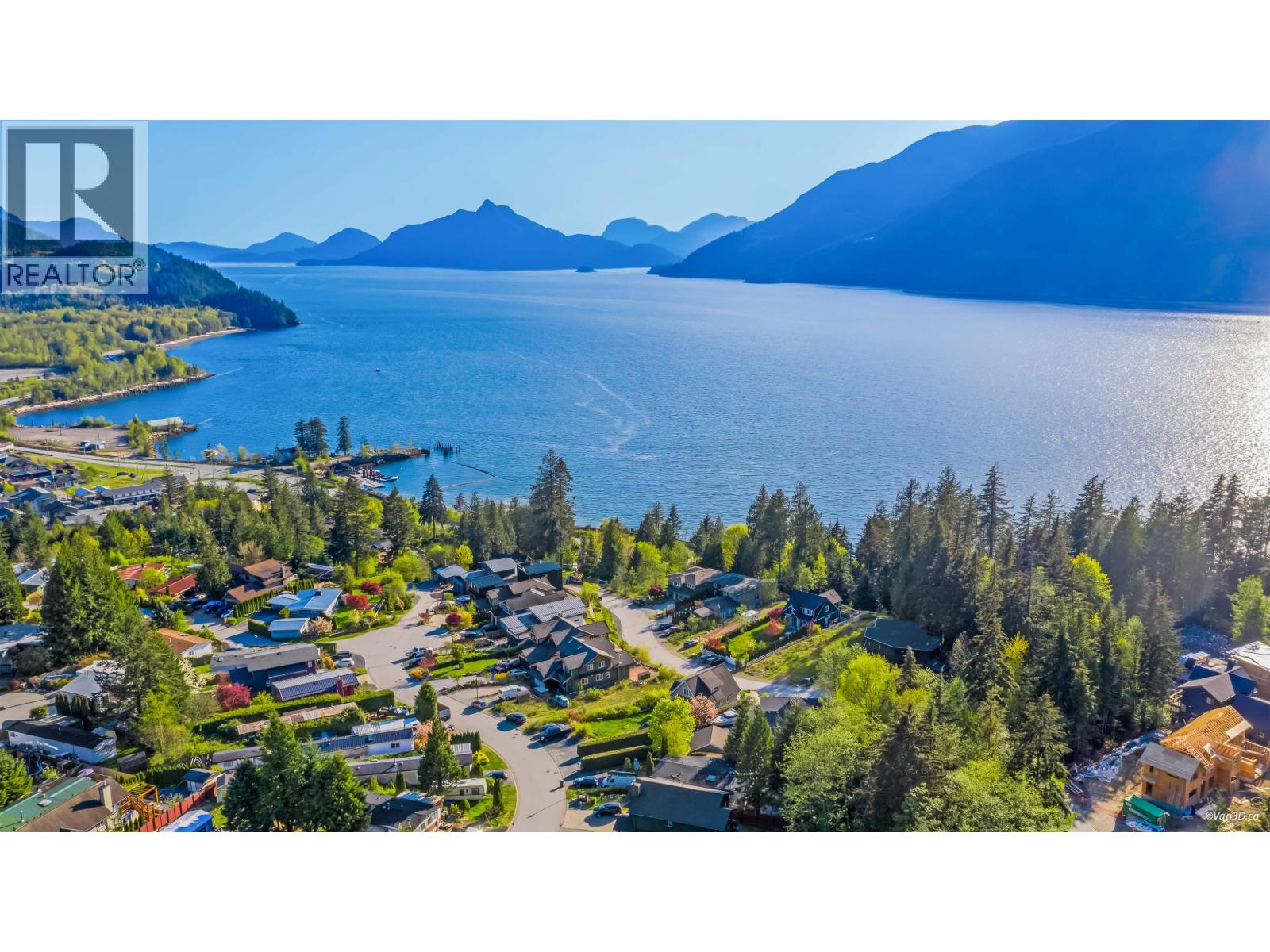 685 COPPER DRIVE, Squamish