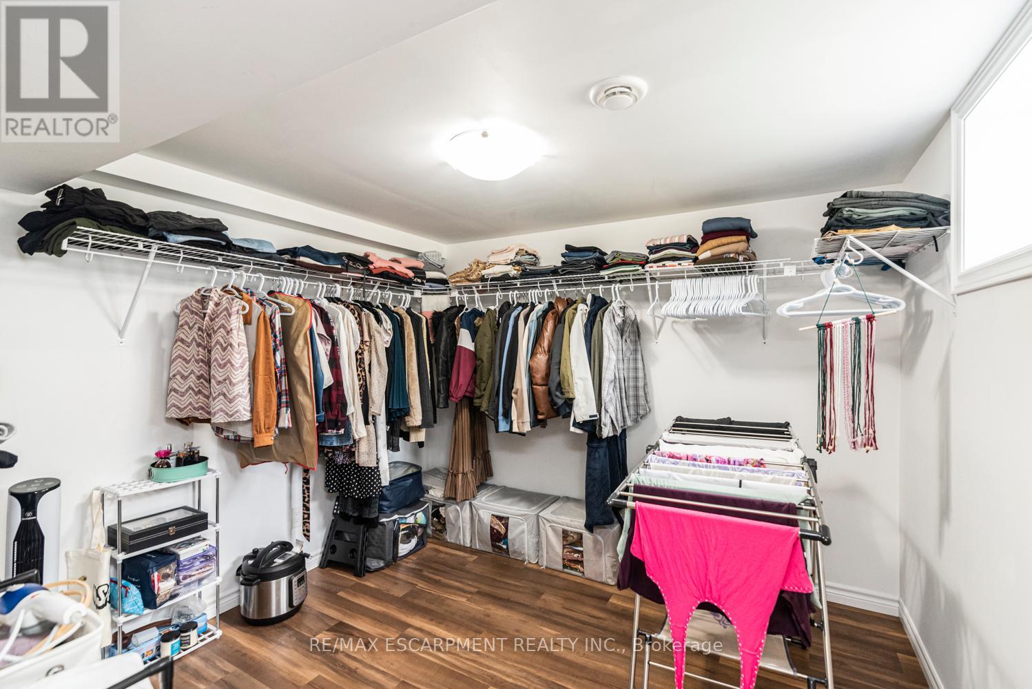 Photo 25 of 102 Quaker Crescent, Hamilton ON