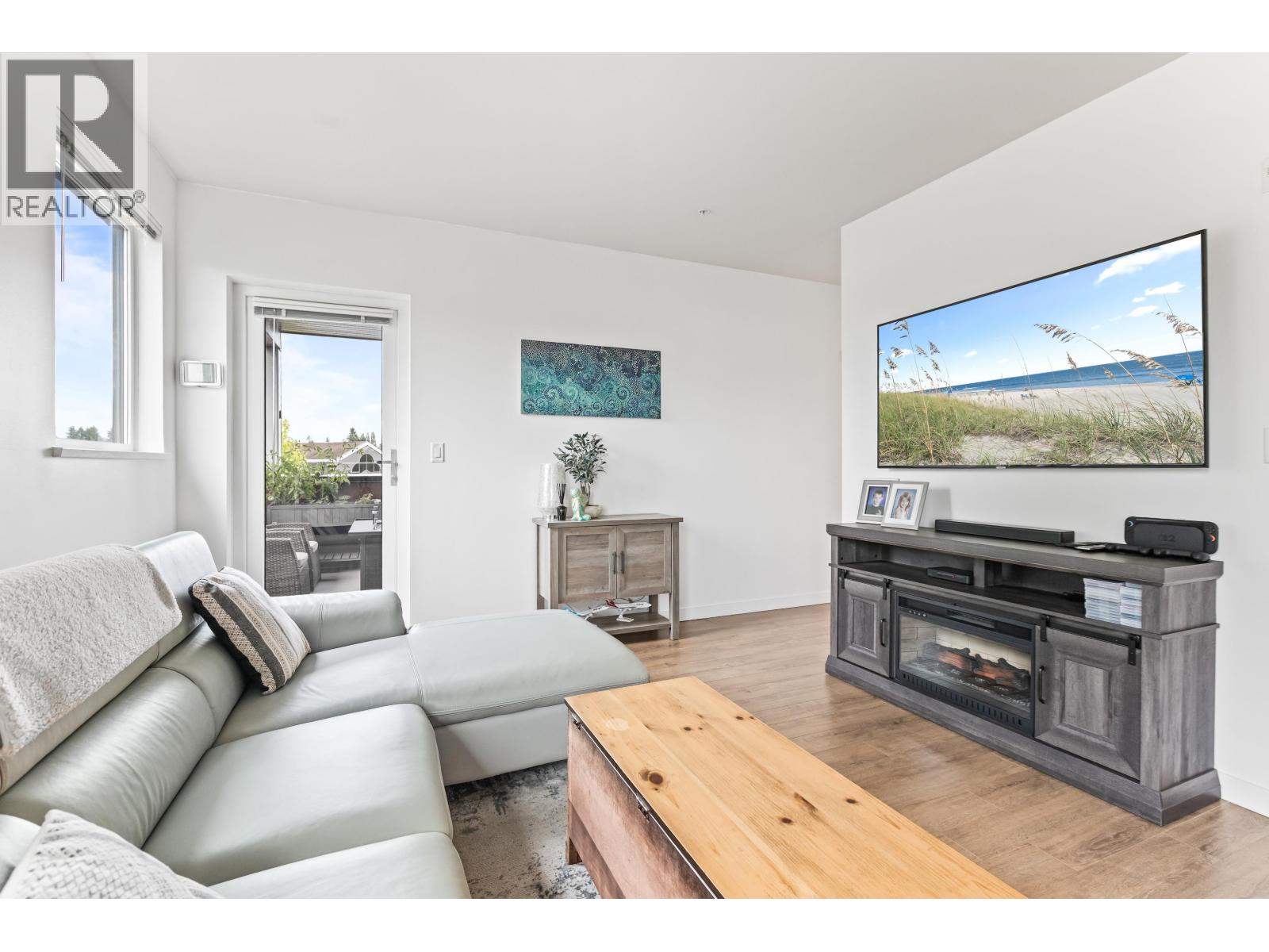 Photo 12 of 307 20331 Dewdney Trunk Road, Maple Ridge BC