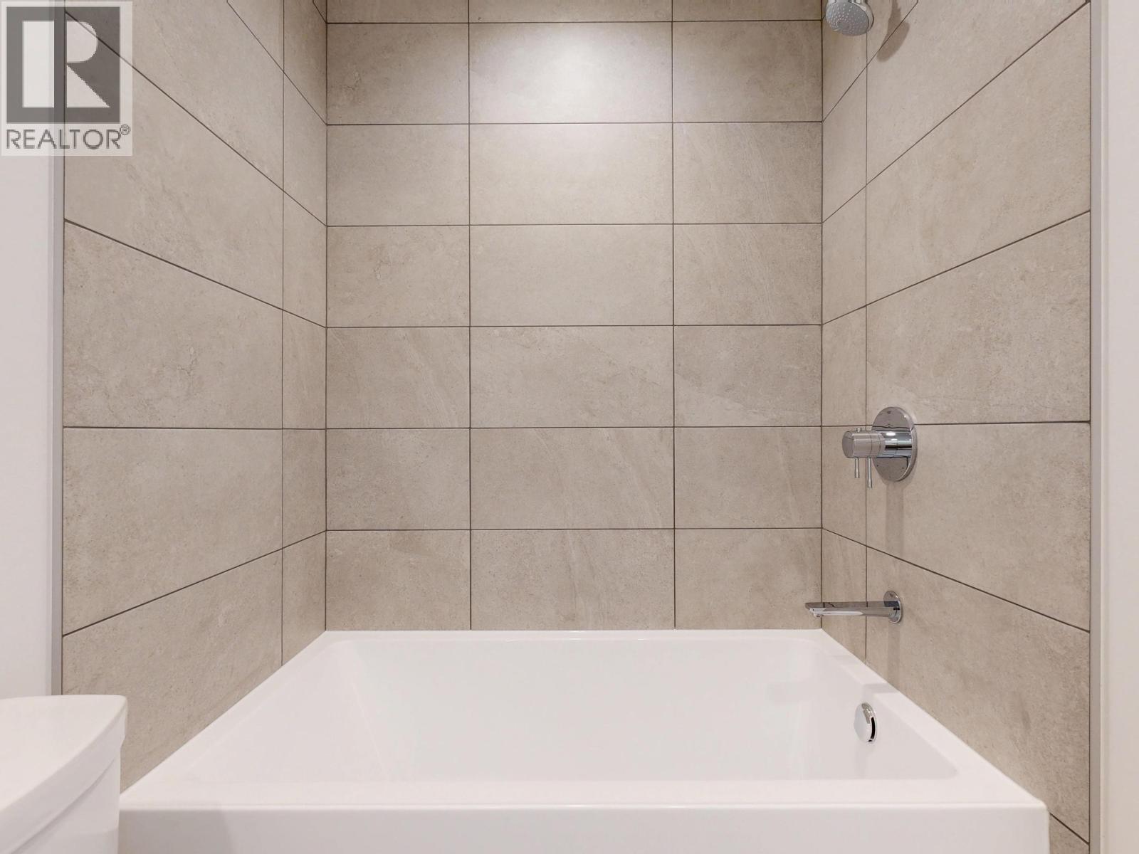 Photo 6 of 401 2385 Emery Court, North Vancouver BC