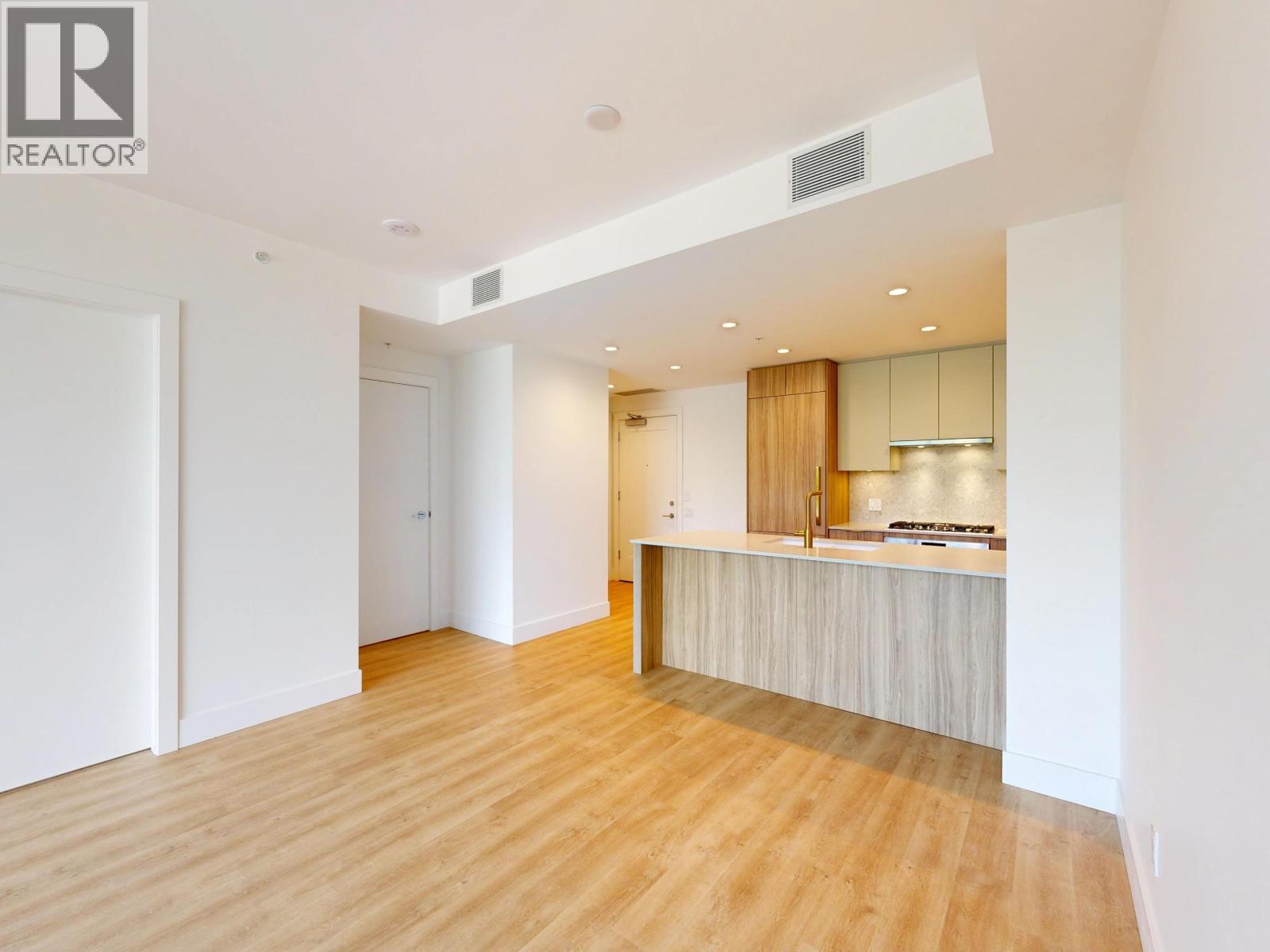 Photo 12 of 401 2385 Emery Court, North Vancouver BC