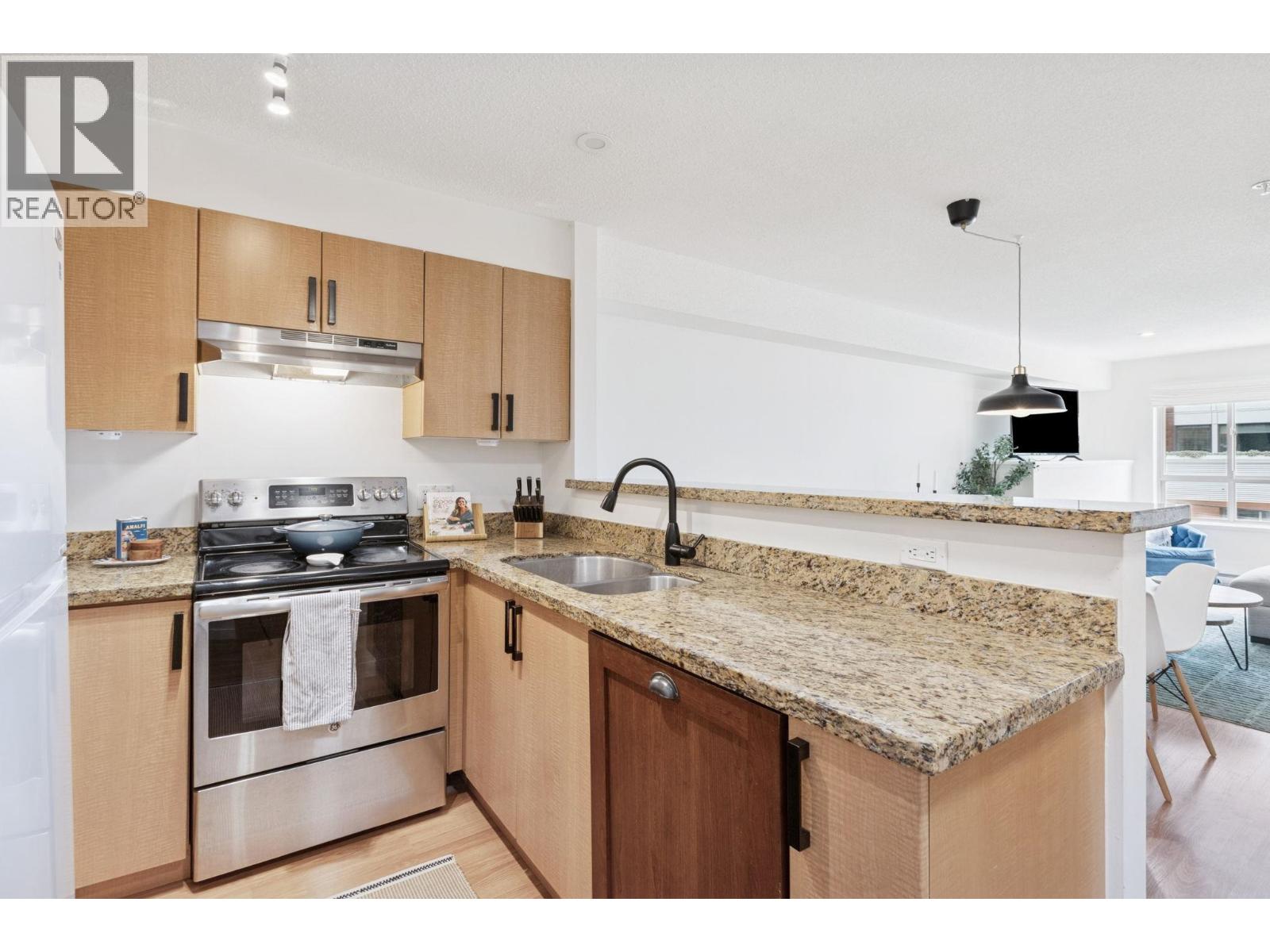 Photo 11 of 213 38003 Second Avenue, Squamish BC