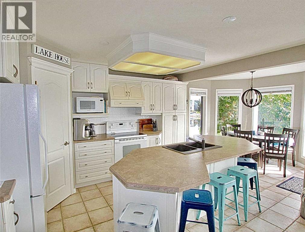 Photo 8 of 308 Marina Bay Place, Sylvan Lake AB
