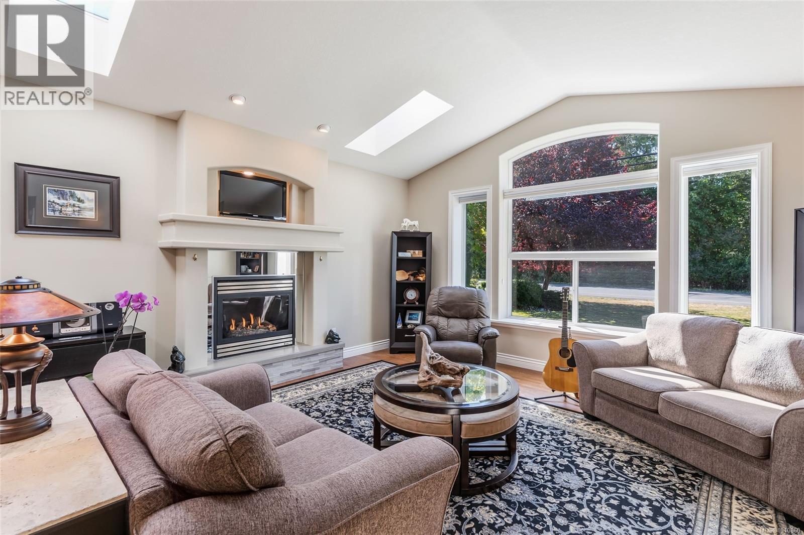 Photo 12 of 1195 Roberton Blvd, French Creek BC