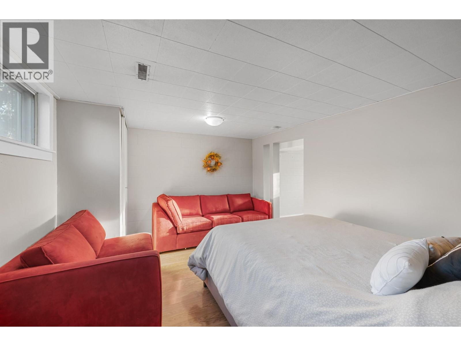 Photo 43 of 1040 Glenmore Drive, Kelowna BC
