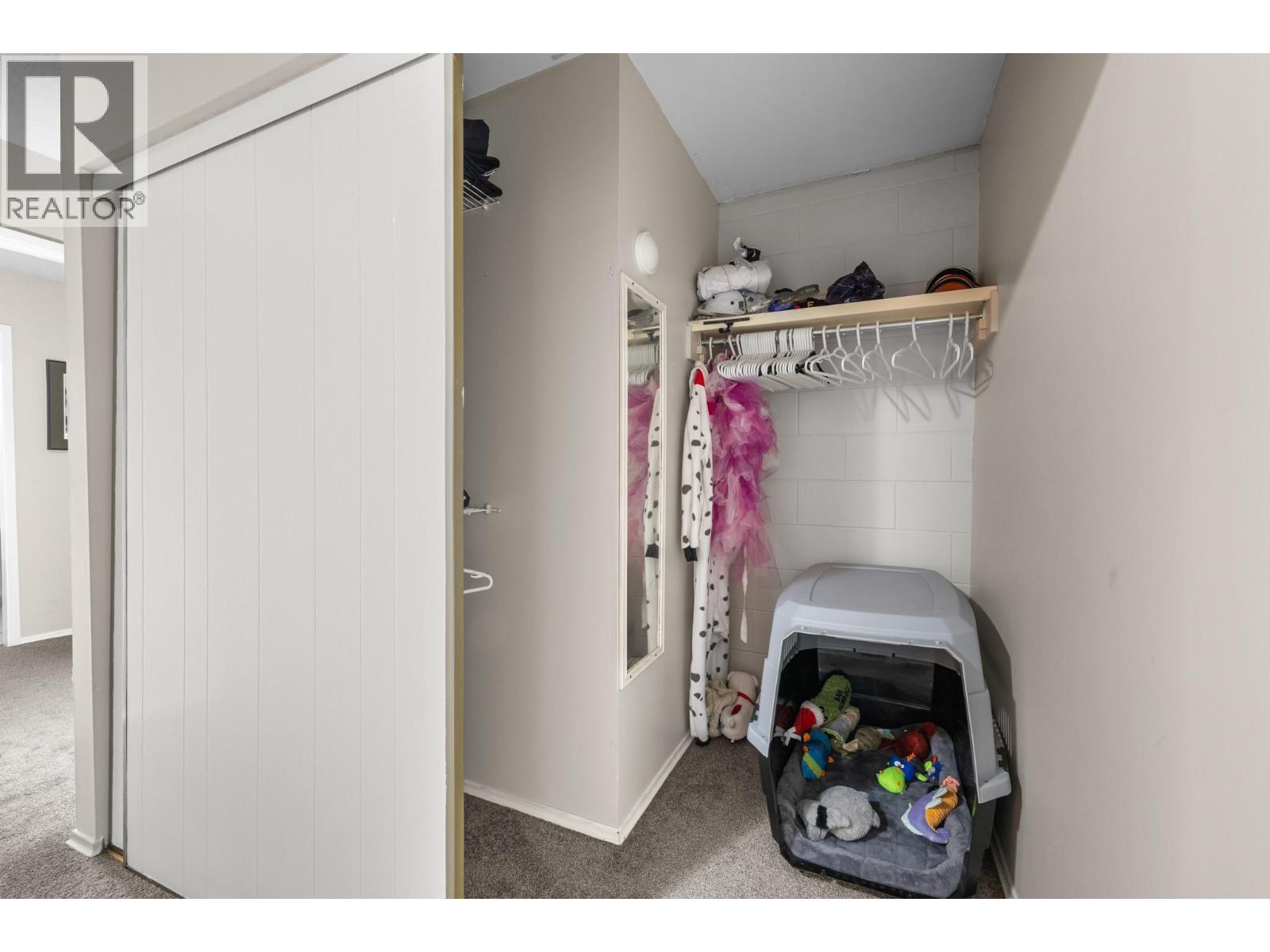 Photo 30 of 1040 Glenmore Drive, Kelowna BC