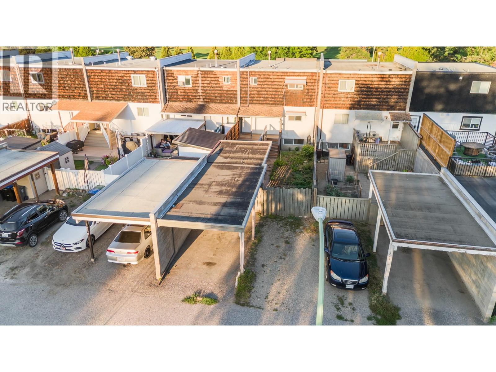 Photo 16 of 1040 Glenmore Drive, Kelowna BC