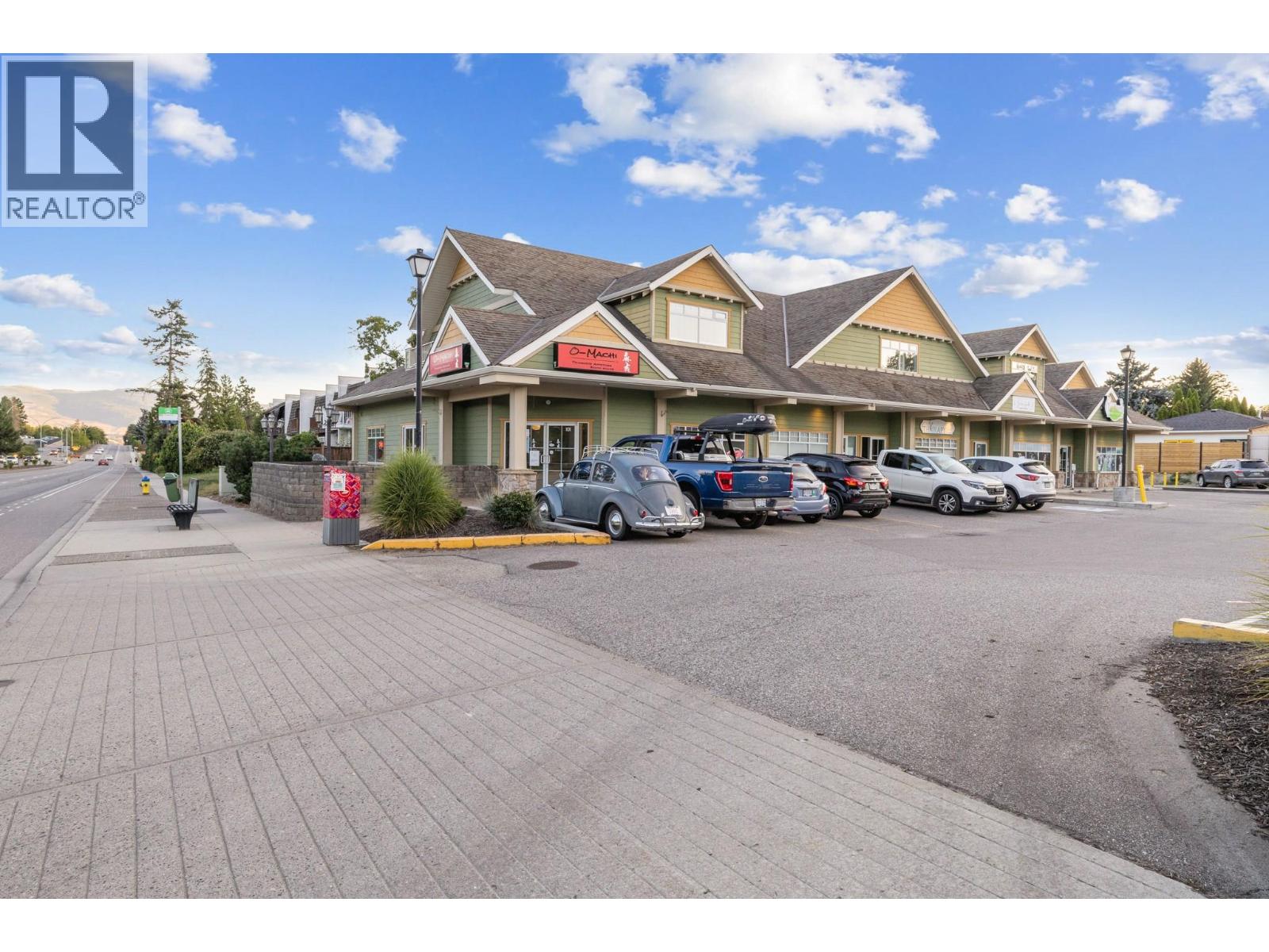 Photo 25 of 1040 Glenmore Drive, Kelowna BC