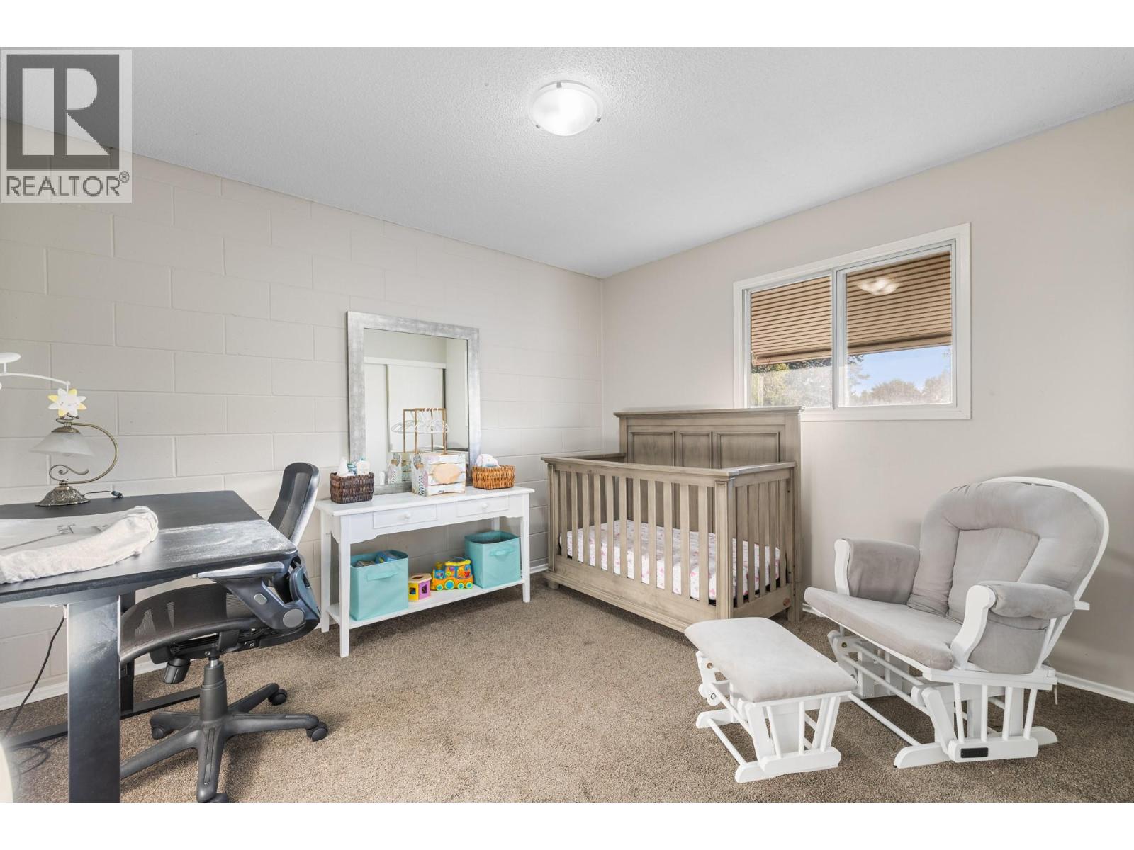 Photo 14 of 1040 Glenmore Drive, Kelowna BC