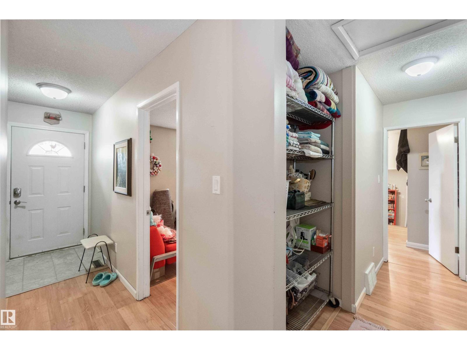 Photo 13 of 7026 Millwoods Rd Nw, Edmonton AB