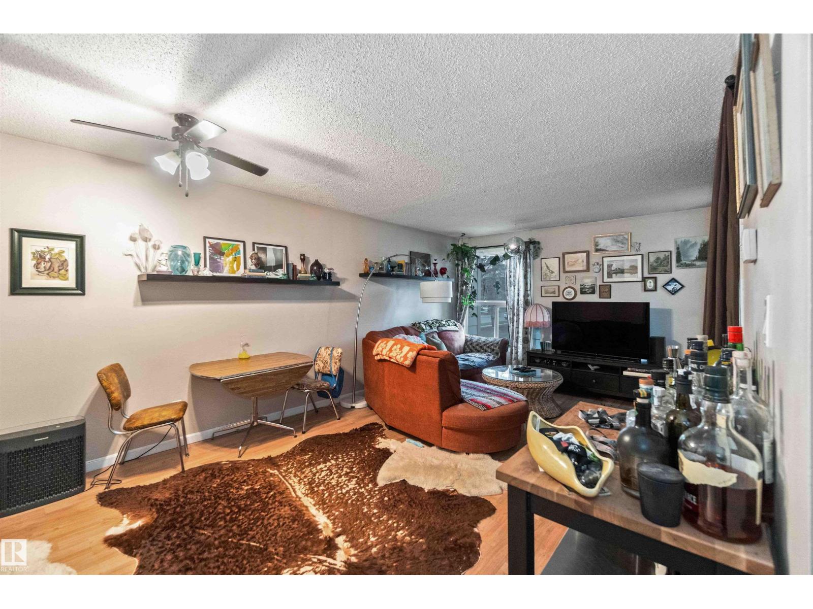 Photo 9 of 7026 Millwoods Rd Nw, Edmonton AB