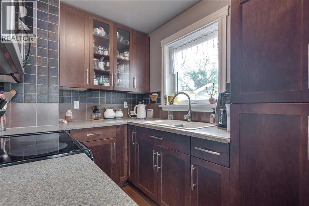 Photo 18 of 4109 51 A Street, Red Deer AB