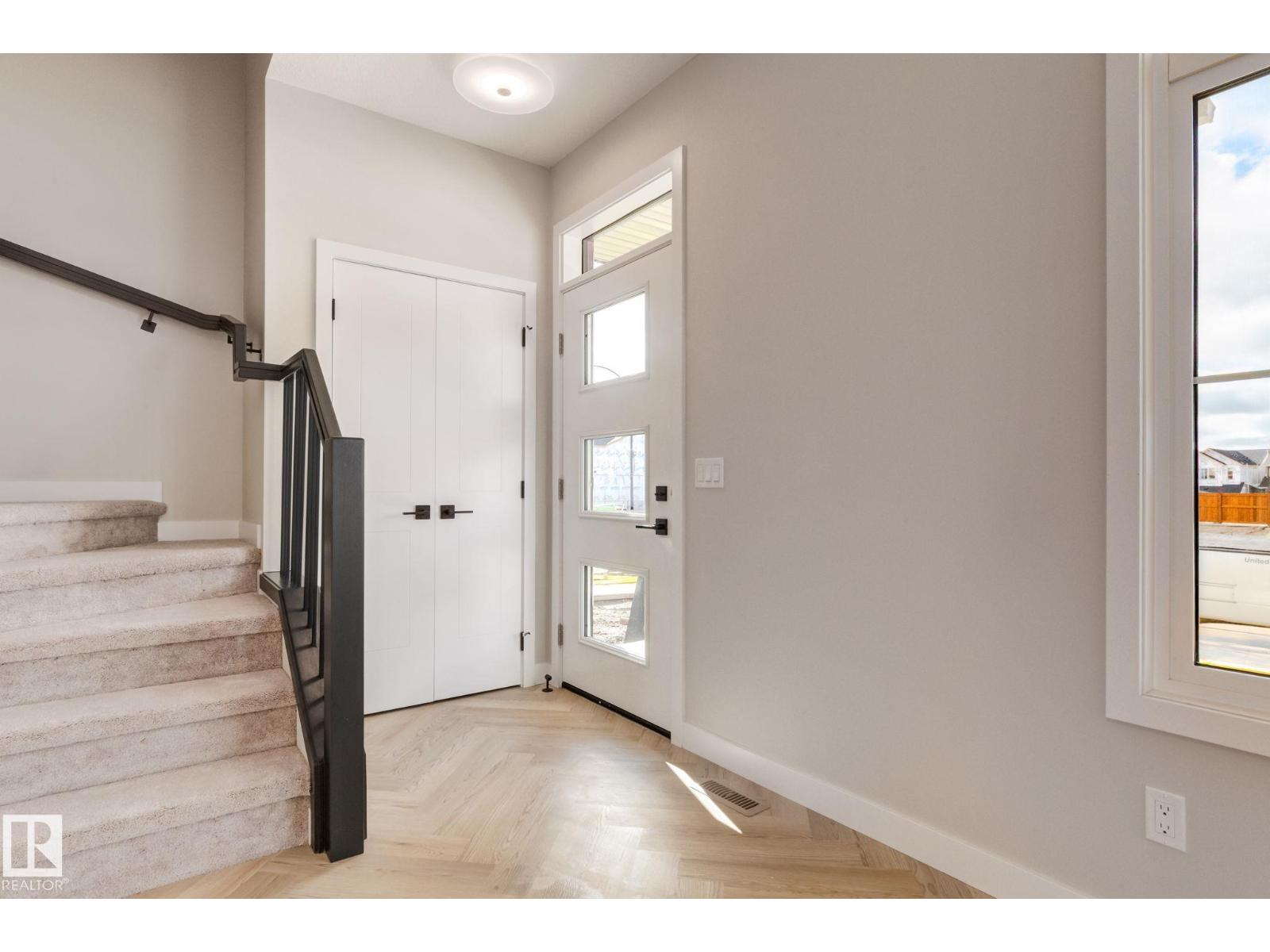 Photo 17 of 2117 Crossbill Ln Nw, Edmonton AB