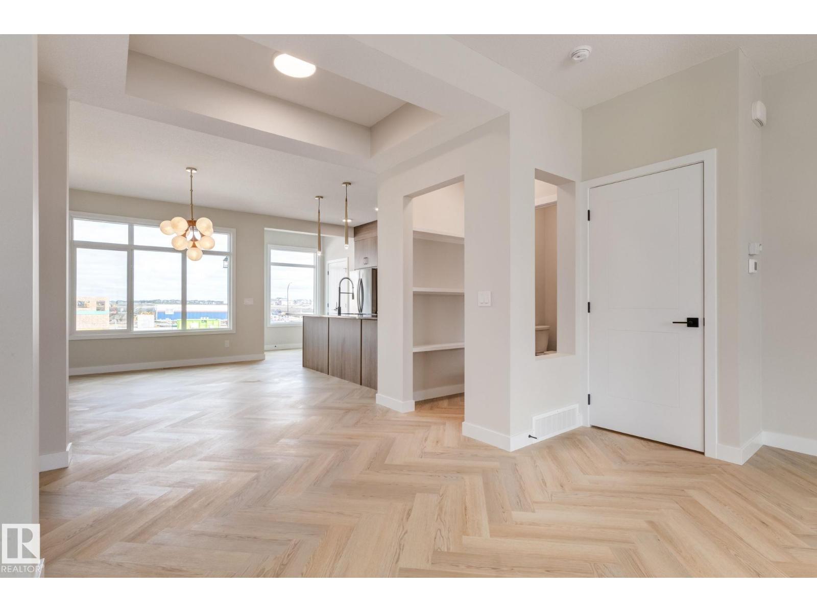 Photo 1 of 2117 Crossbill Ln Nw, Edmonton AB