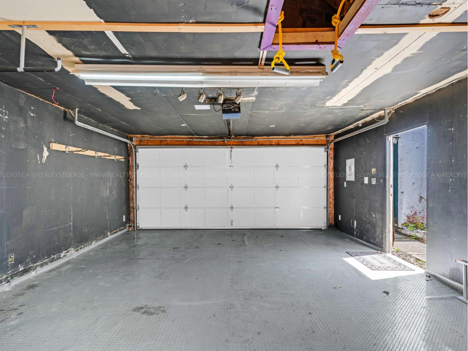 7075 129A STREET, Surrey