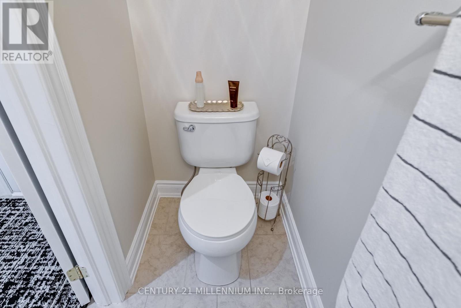 Photo 19 of 69 Preston Drive, Orangeville ON
