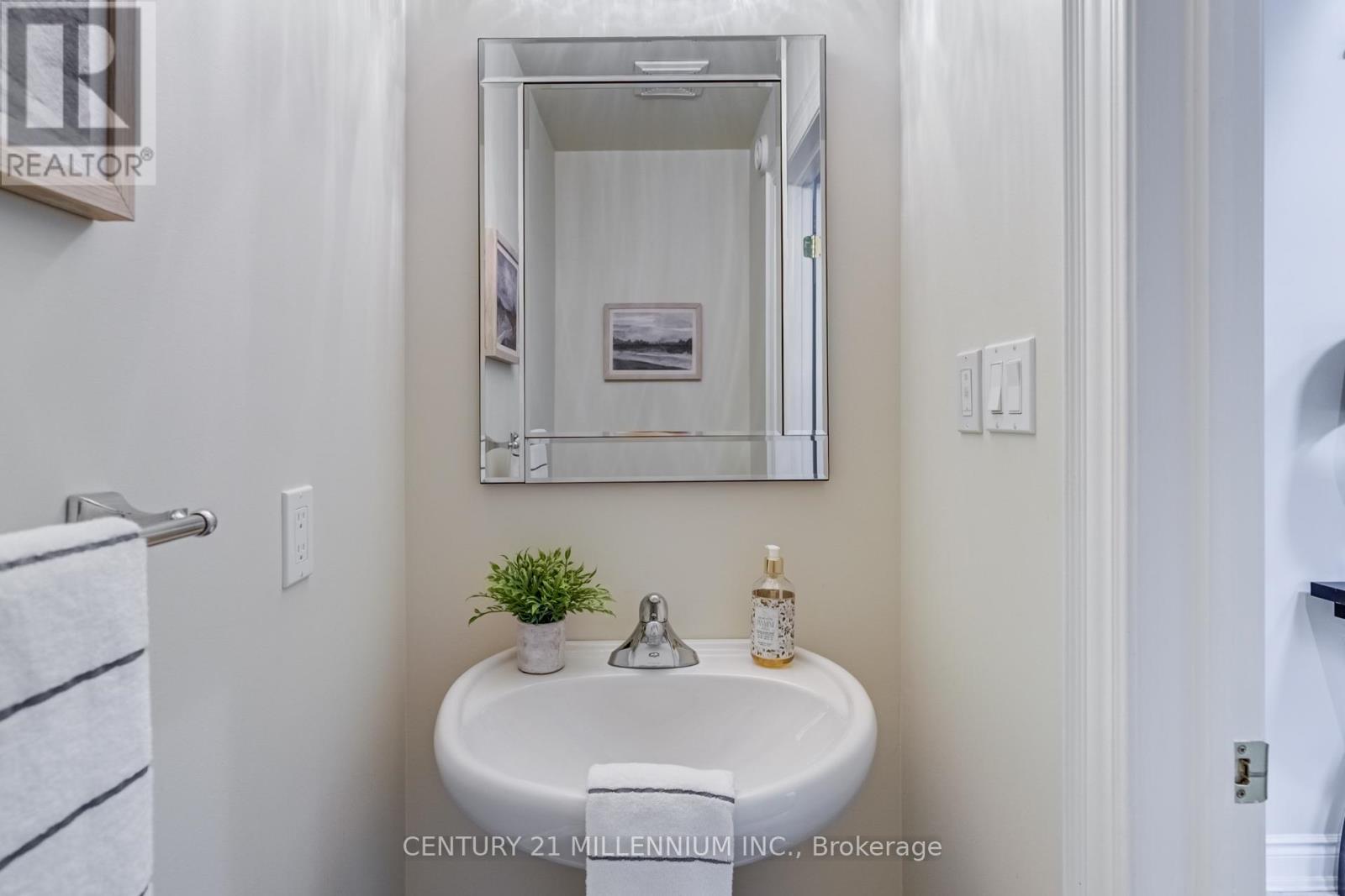 Photo 18 of 69 Preston Drive, Orangeville ON