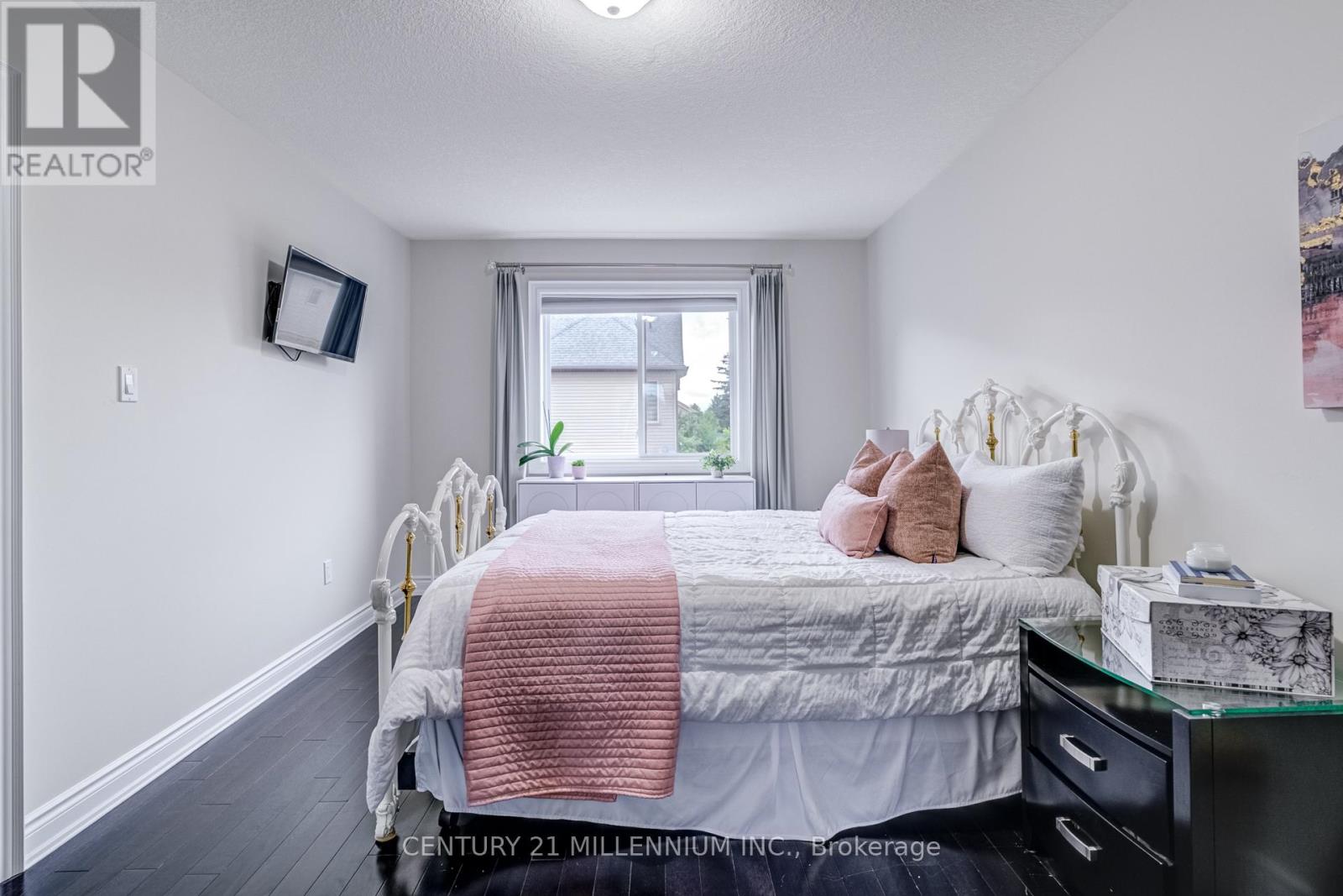 Photo 34 of 69 Preston Drive, Orangeville ON