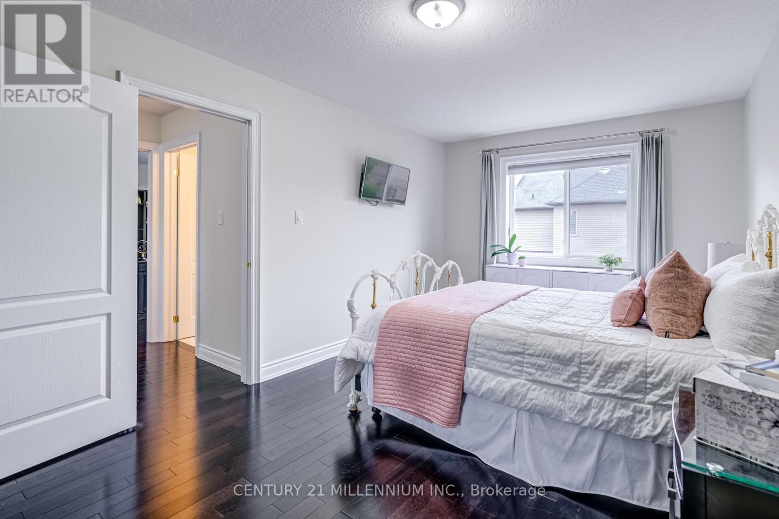 Photo 35 of 69 Preston Drive, Orangeville ON