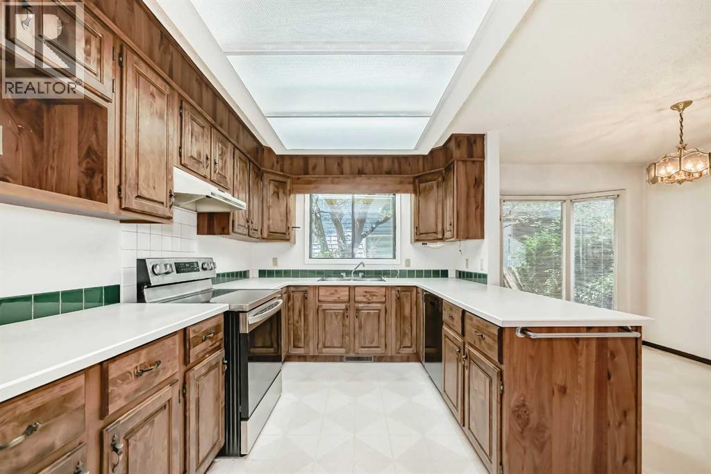 Photo 43 of 111 Deercross Road Se, Calgary AB
