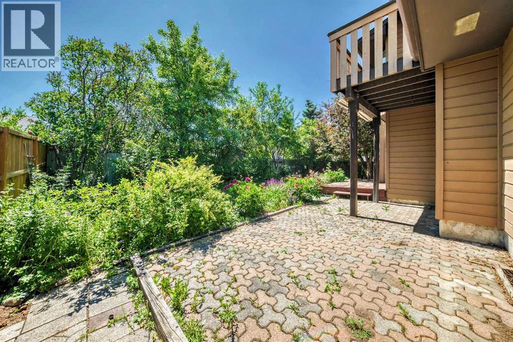 Photo 26 of 111 Deercross Road Se, Calgary AB