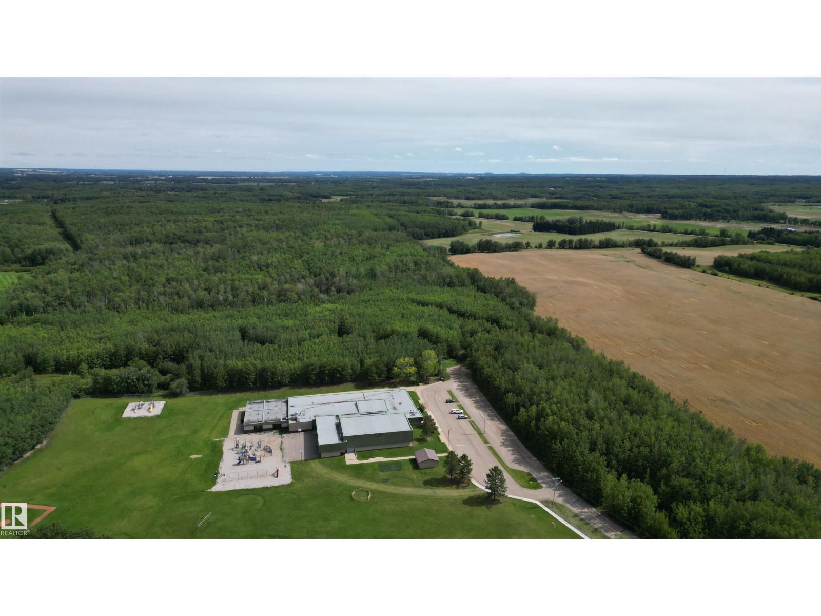 Photo 31 of 21 Power Dr, Rural Lac Ste Anne County AB