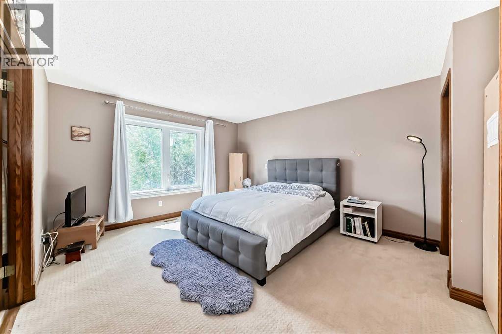 Single Family House for Sale in  Shawinigan Drive SW Shawnessy Calgary 