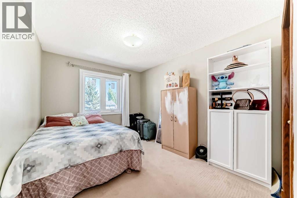 Single Family House for Sale in  Shawinigan Drive SW Shawnessy Calgary 
