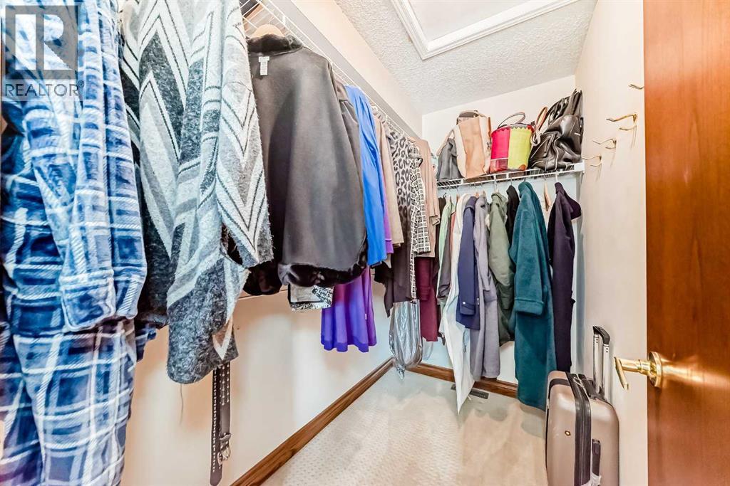 Single Family House for Sale in  Shawinigan Drive SW Shawnessy Calgary 