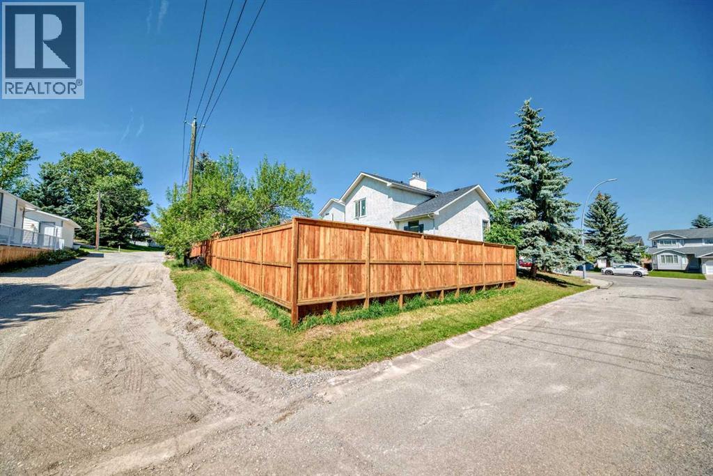 Single Family House for Sale in  Shawinigan Drive SW Shawnessy Calgary 