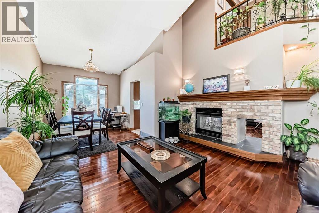 Single Family House for Sale in  Shawinigan Drive SW Shawnessy Calgary 