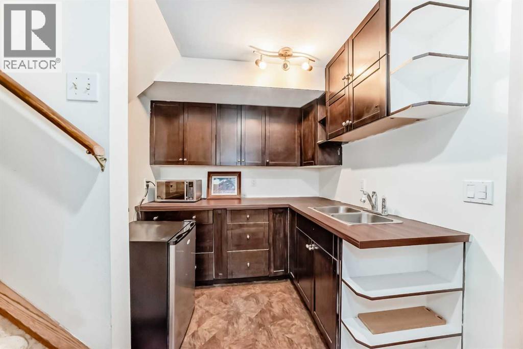 Single Family House for Sale in  Shawinigan Drive SW Shawnessy Calgary 