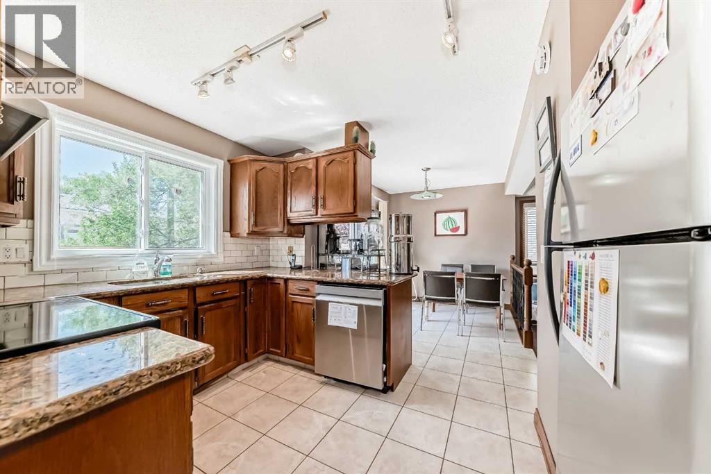 Single Family House for Sale in  Shawinigan Drive SW Shawnessy Calgary 
