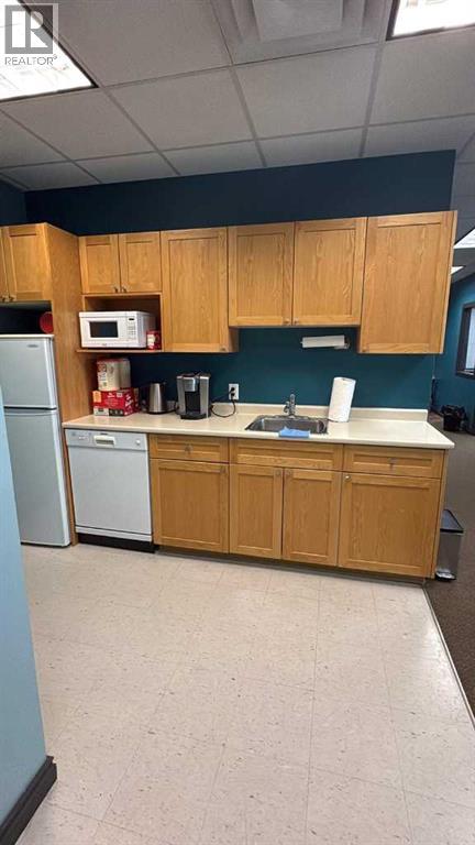 Photo 1 of 221 2770 3 Avenue Ne, Calgary AB