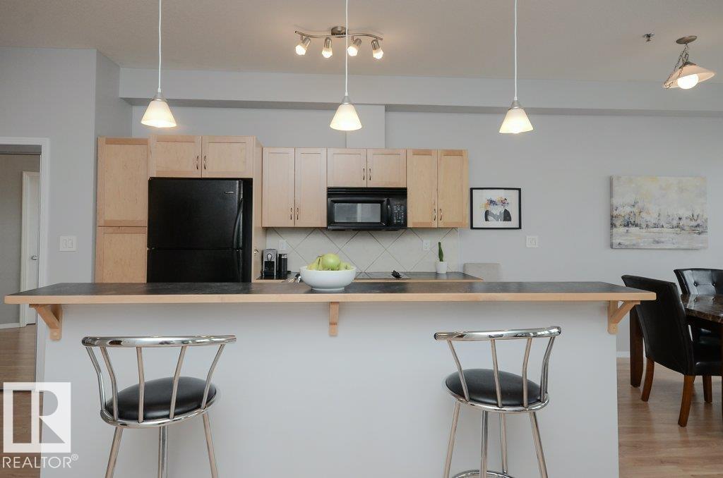 Photo 5 of 410 4835 104 A St Nw, Edmonton AB