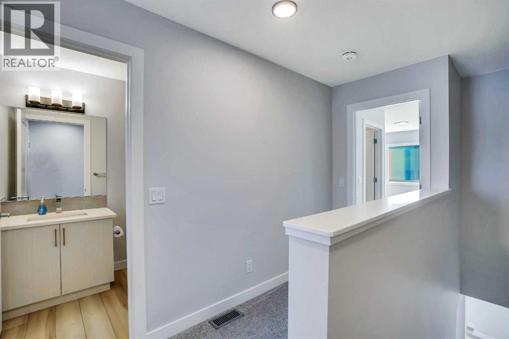 Single Family House for Sale in  Tuscany Summit Square NW Tuscany Calgary 