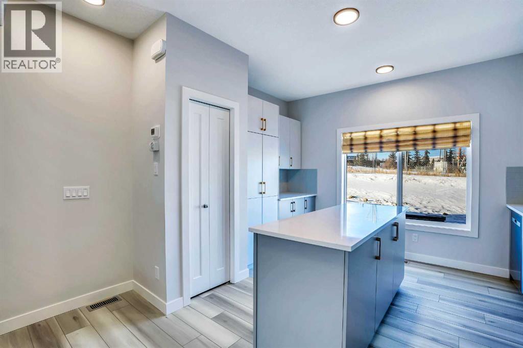 Single Family House for Sale in  Tuscany Summit Square NW Tuscany Calgary 
