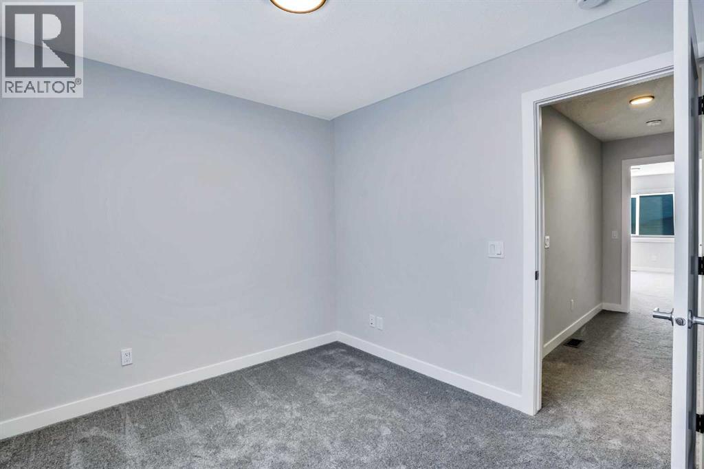 Single Family House for Sale in  Tuscany Summit Square NW Tuscany Calgary 