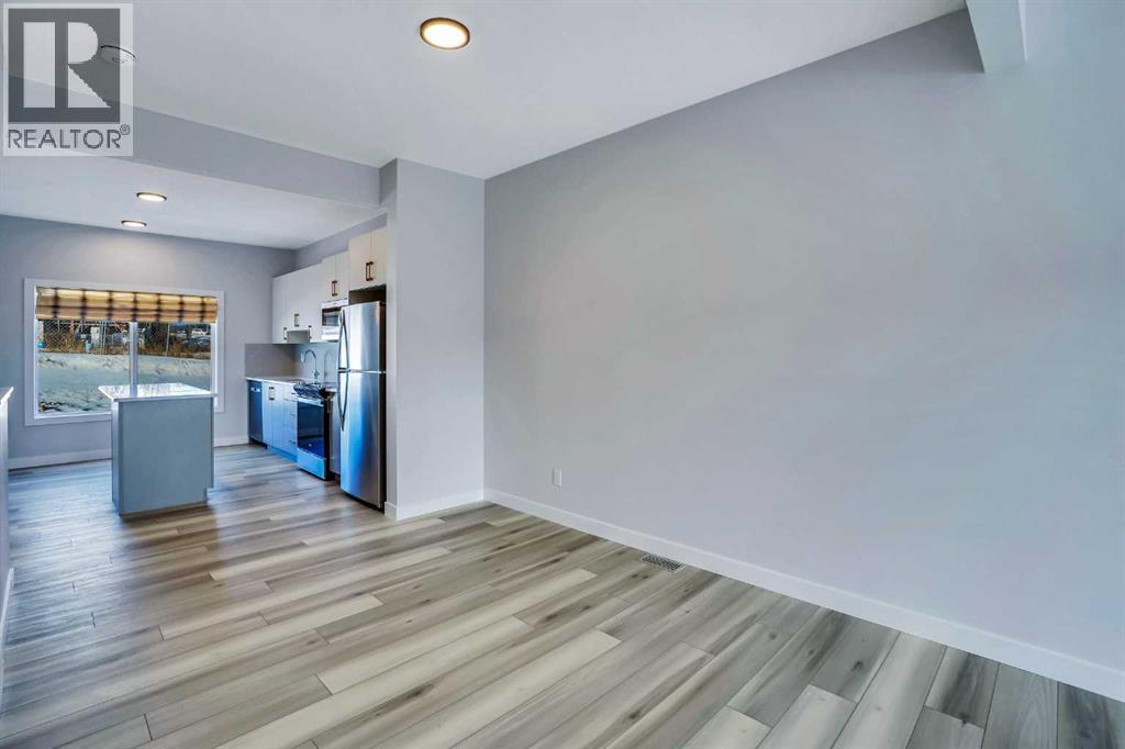 Single Family House for Sale in  Tuscany Summit Square NW Tuscany Calgary 