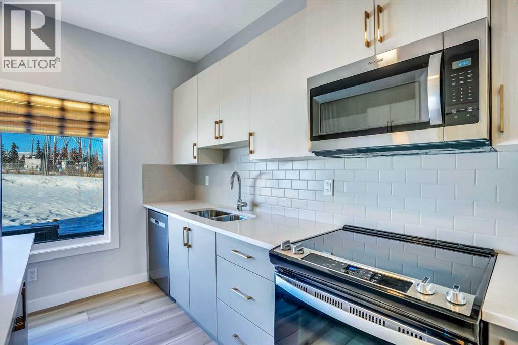 Single Family House for Sale in  Tuscany Summit Square NW Tuscany Calgary 