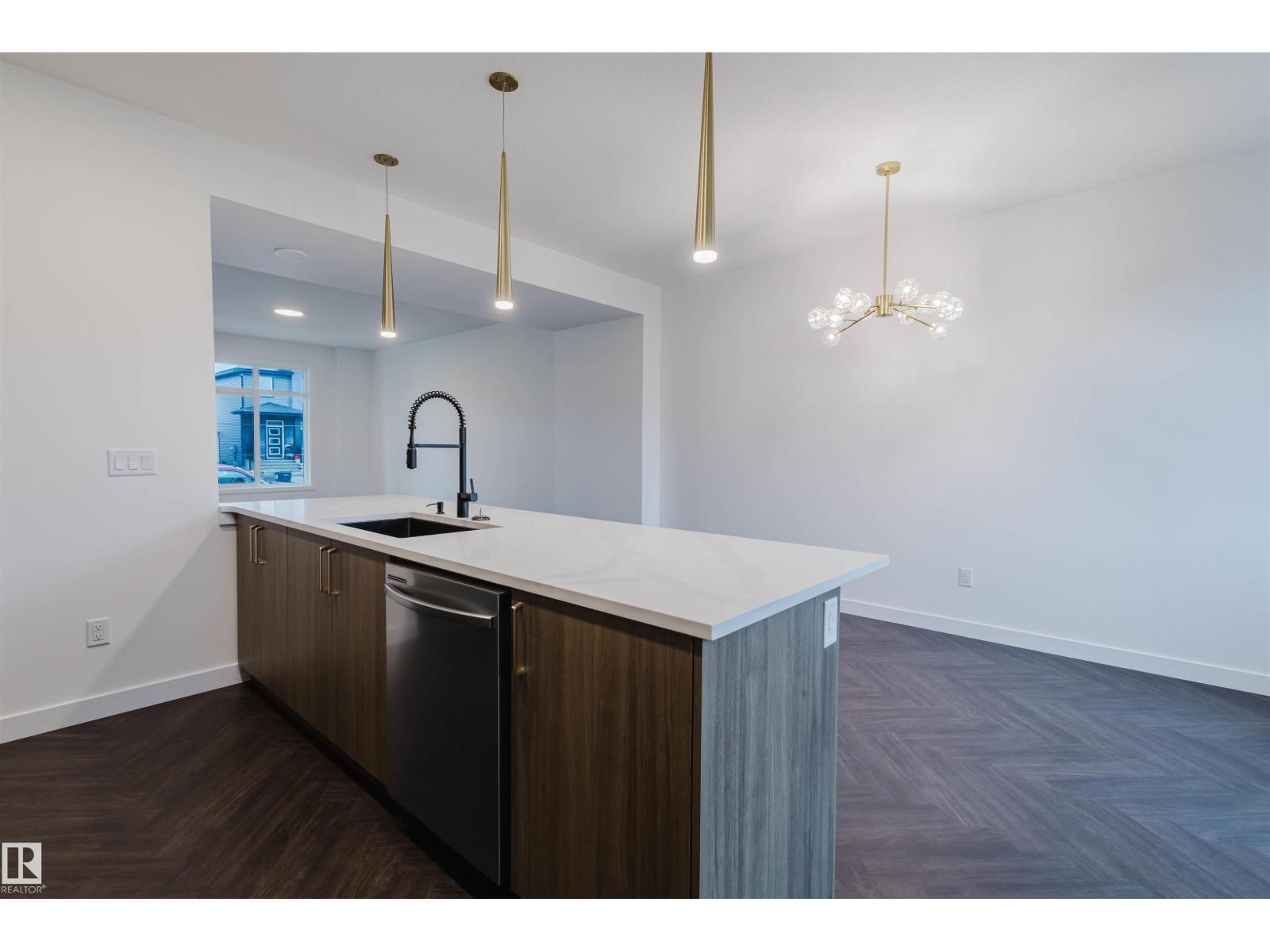 Photo 13 of 1334 Keswick Dr Sw, Edmonton AB