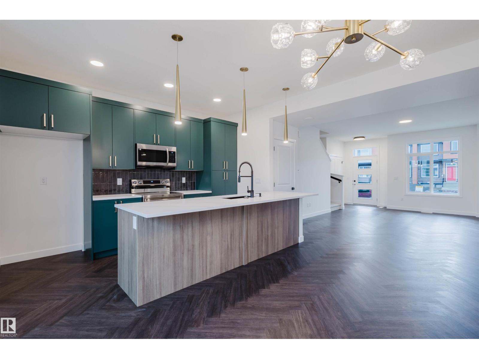Photo 10 of 1334 Keswick Dr Sw, Edmonton AB