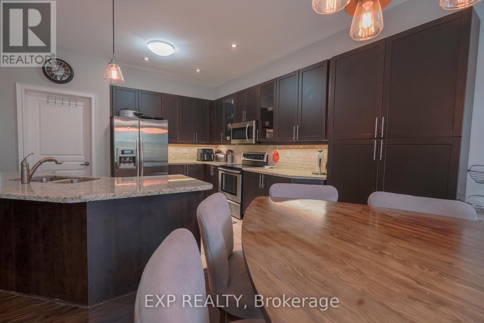 Photo 10 of 22 4135 Shipp Drive, Mississauga ON