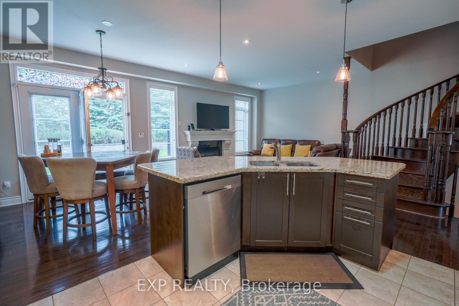 Photo 9 of 22 4135 Shipp Drive, Mississauga ON