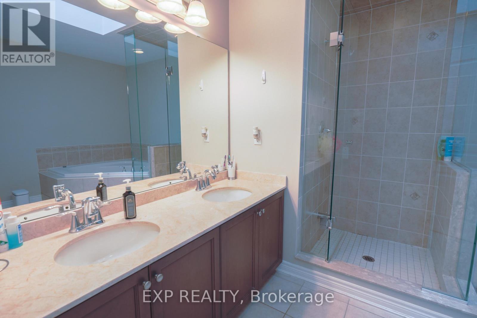Photo 14 of 22 4135 Shipp Drive, Mississauga ON