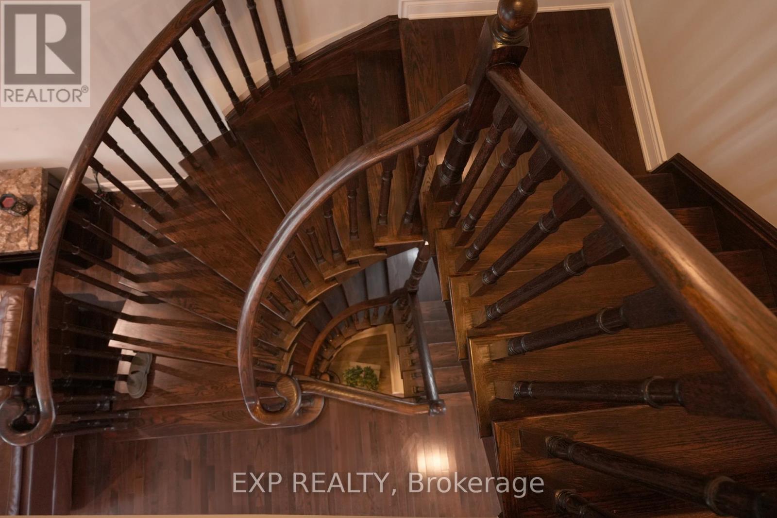 Photo 8 of 22 4135 Shipp Drive, Mississauga ON