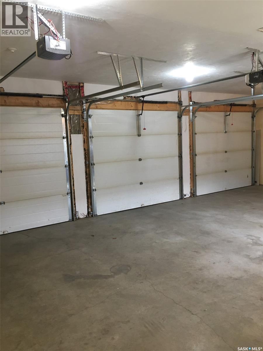 Photo 11 of 1814 Arlington Avenue, Saskatoon SK