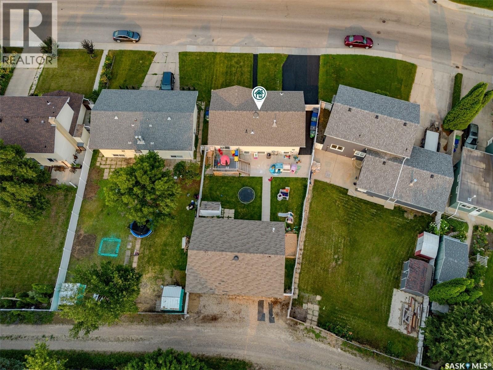 Photo 10 of 1814 Arlington Avenue, Saskatoon SK