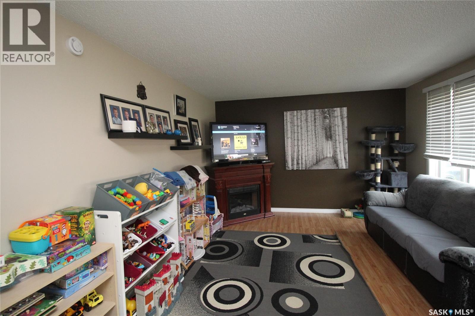 Photo 7 of 1814 Arlington Avenue, Saskatoon SK