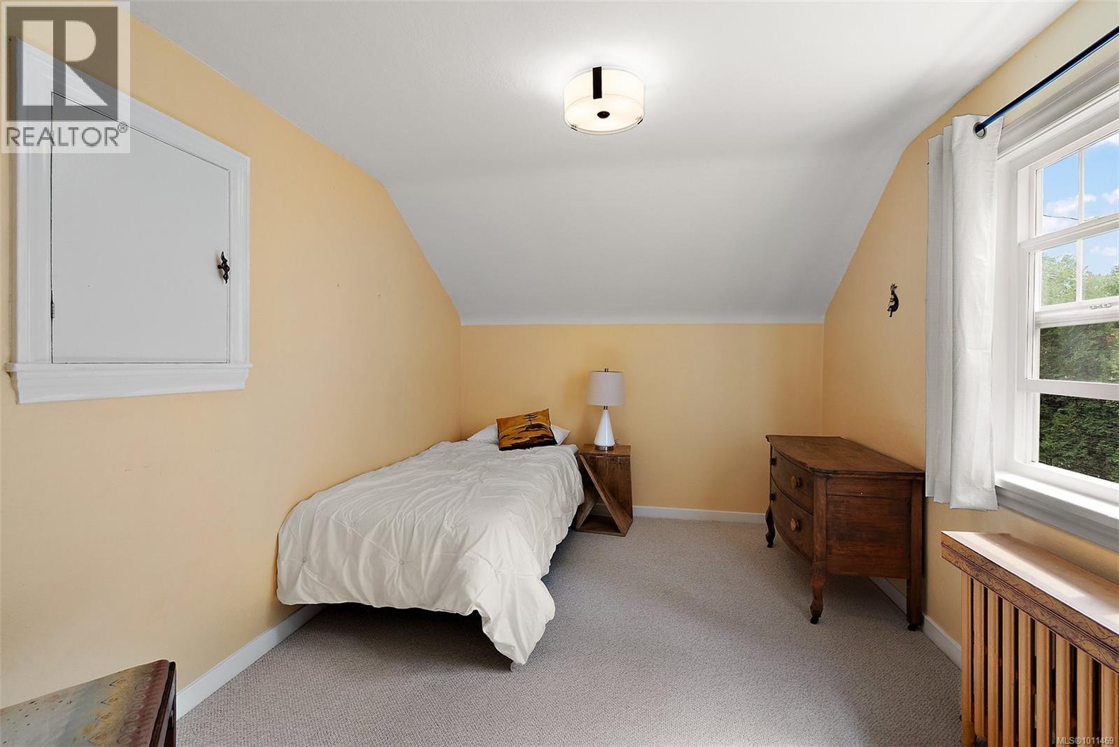 Photo 16 of 2510 Epworth St, Oak Bay BC